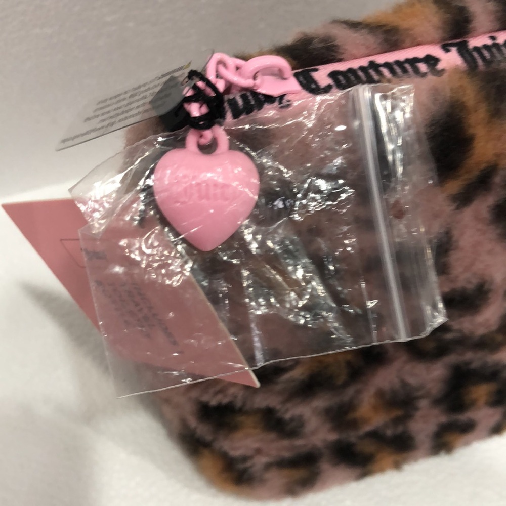 Juicy Couture Faux Fur Pouch NWT - Picture 3 of 5